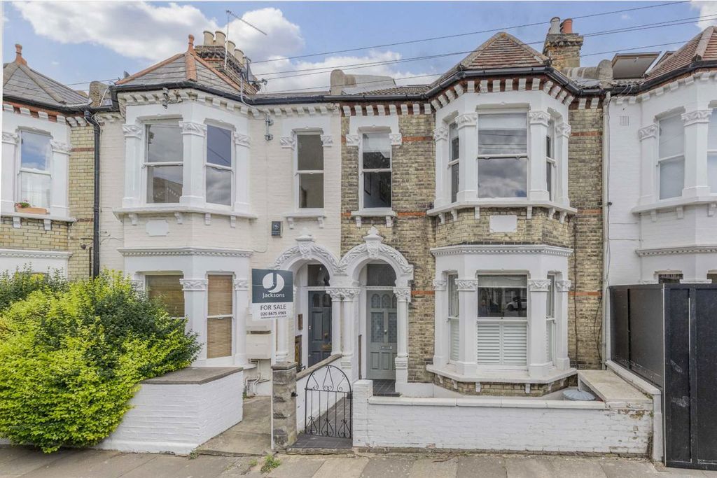 Property photo 1 of 8