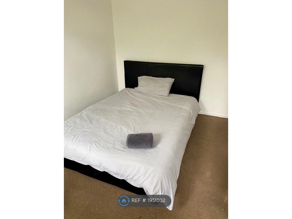 Property photo 2 of 35