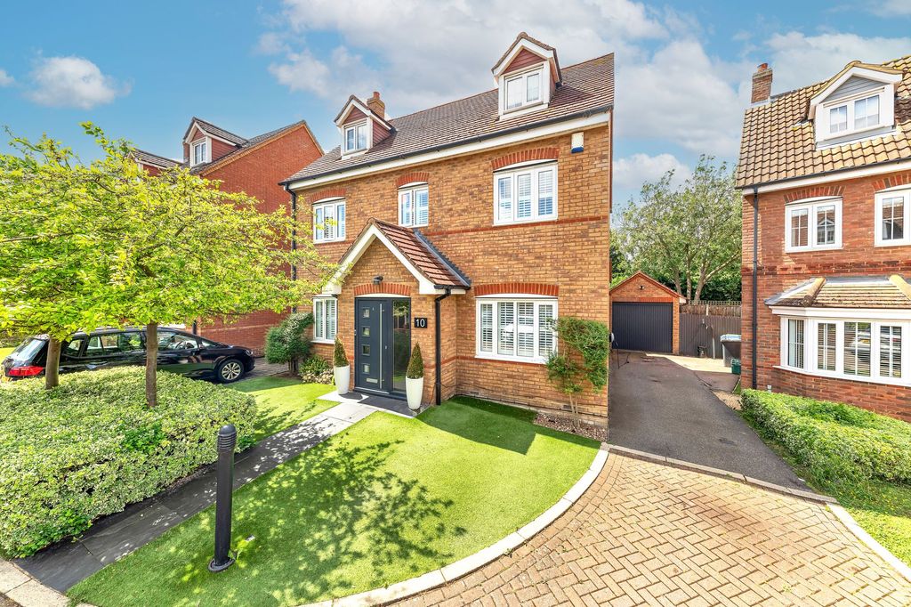 Property photo 1 of 28