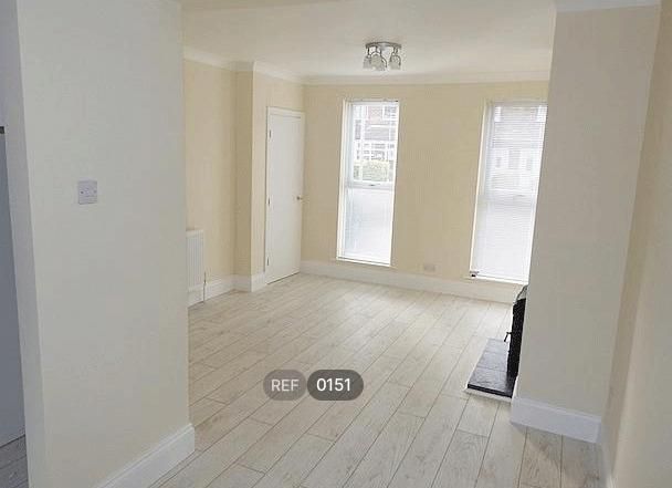 Property photo 2 of 11 Living/Dining Room