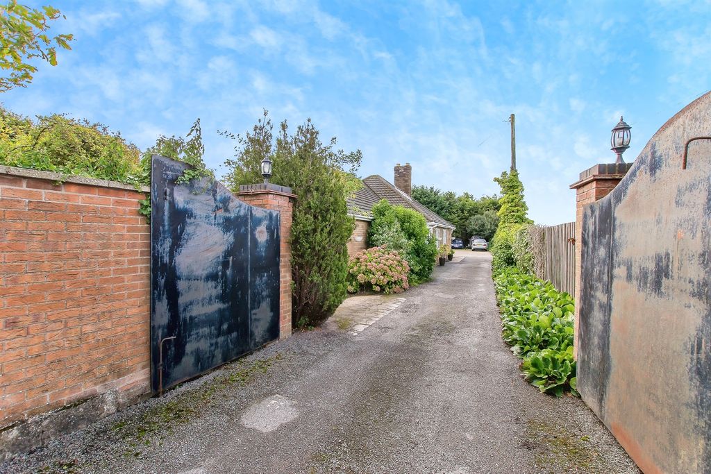 Property photo 2 of 34