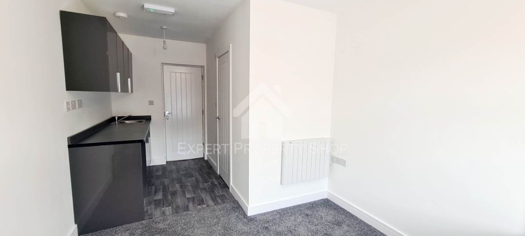 Property photo 2 of 3