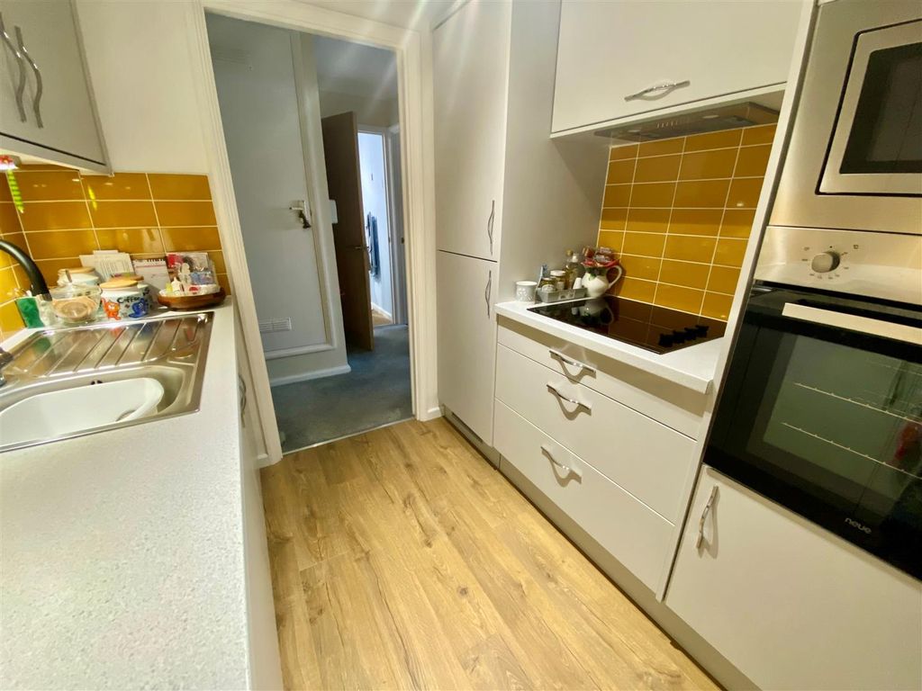 Property photo 3 of 12 Sovcourtkit2.Jpg
