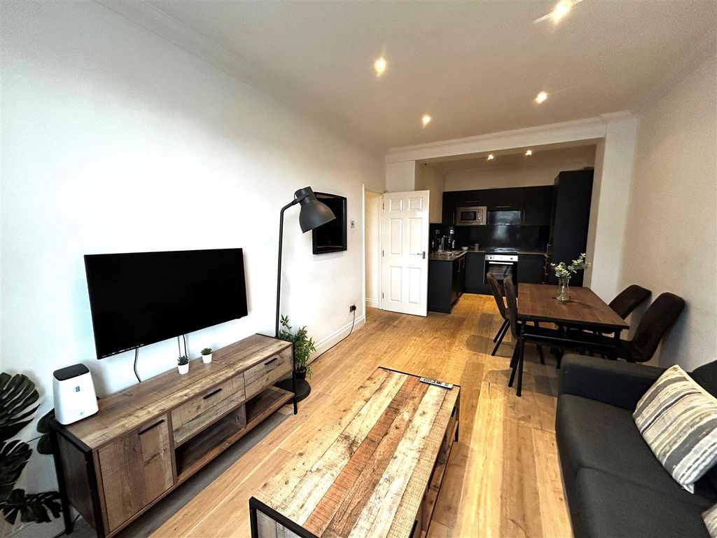 Property photo 1 of 7 Lounge - Kitchen.Jpg