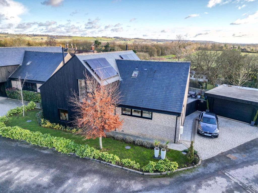 Property photo 1 of 32 Burgess Fields 30.Jpg