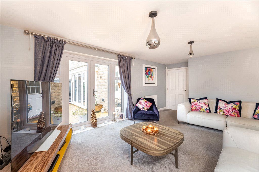 Property photo 3 of 35 Lounge