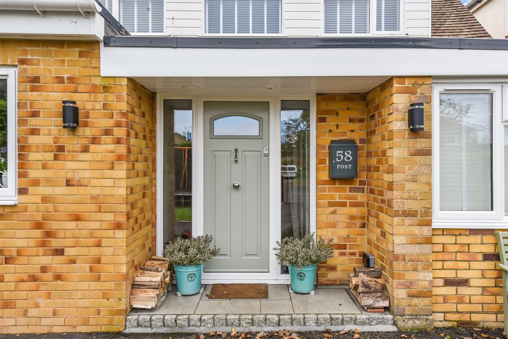 Property photo 2 of 31