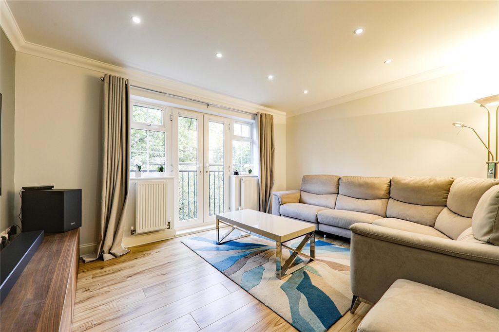 Property photo 2 of 7 Picture No. 14