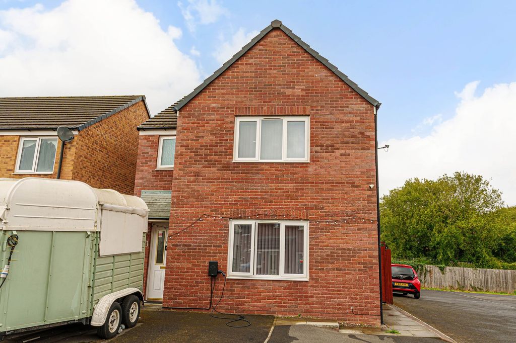 Property photo 1 of 34
