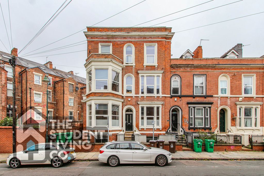 Property photo 1 of 28