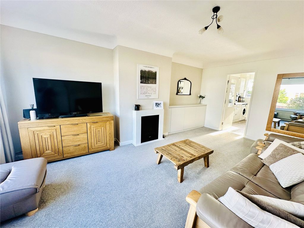 Property photo 3 of 14 Picture No. 12