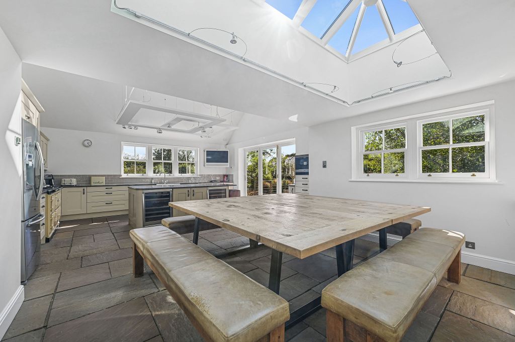 Property photo 3 of 68 Ol-Ja-183Coggeshallroad-46