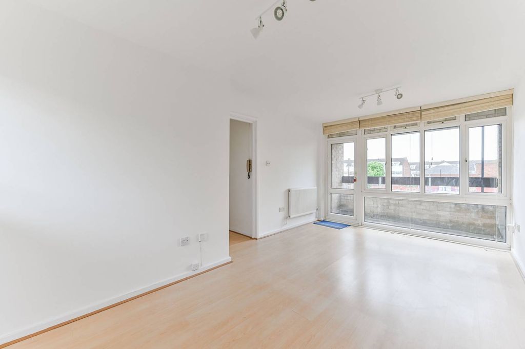 Property photo 1 of 9