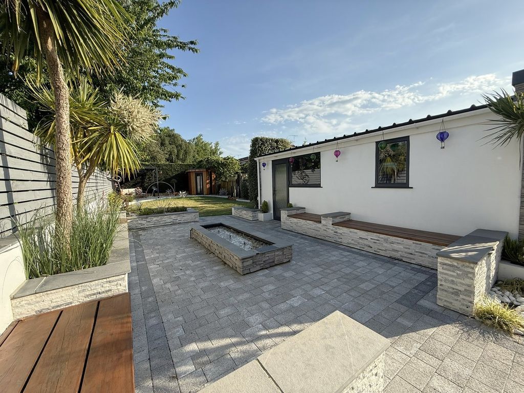 Property photo 2 of 46