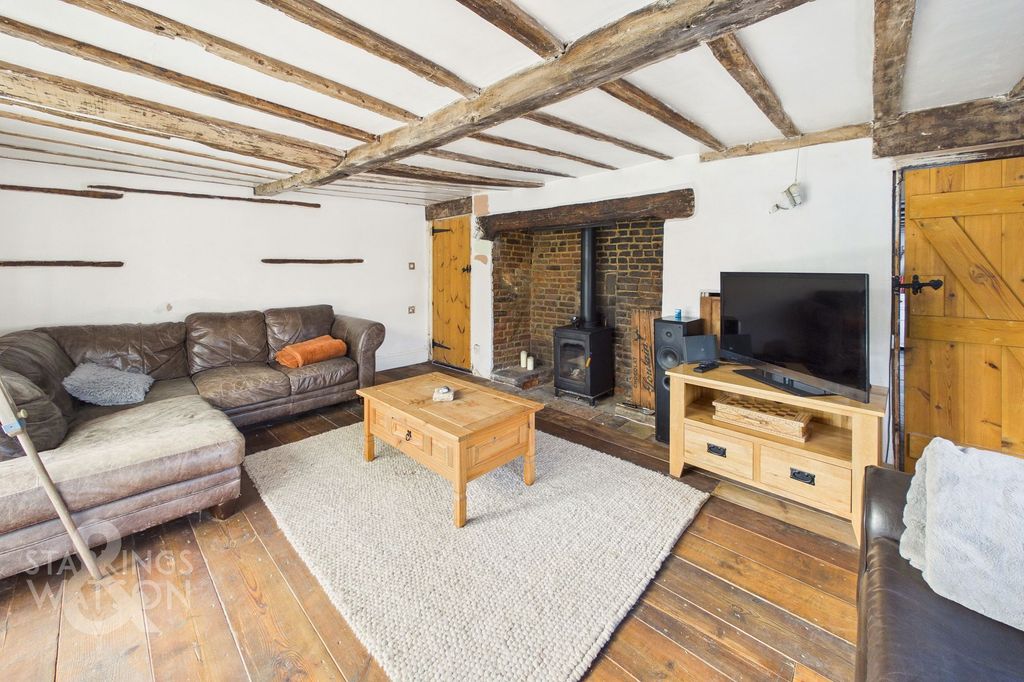 Property photo 2 of 25
