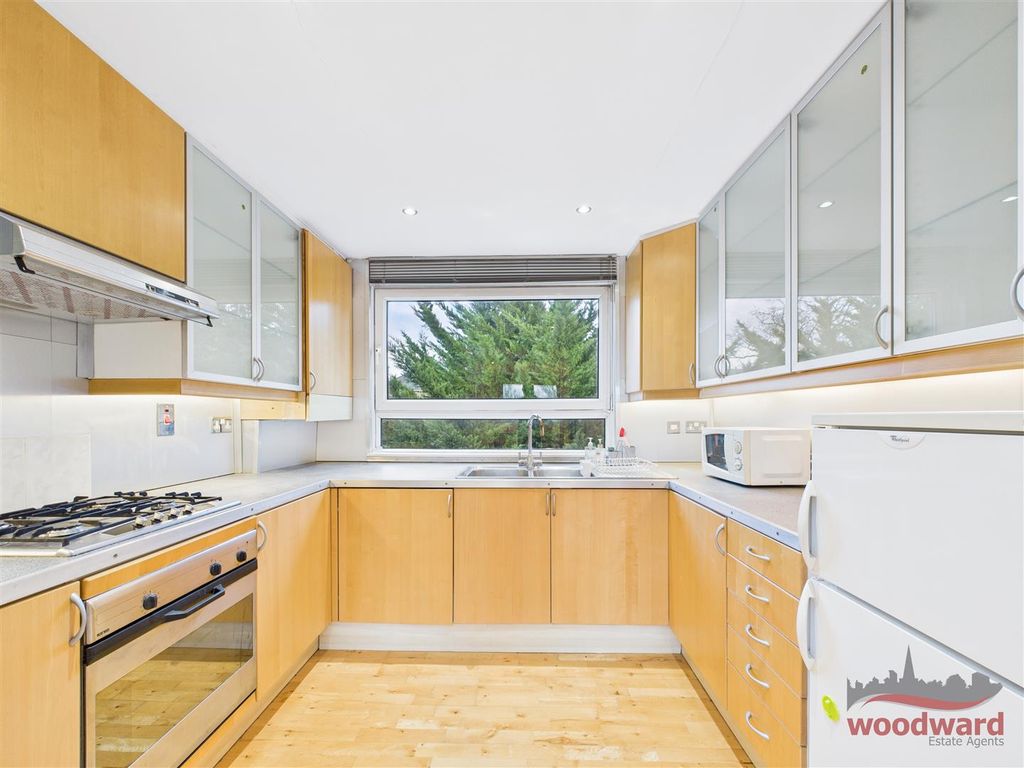 Property photo 2 of 18 Cam05267G0-Pr0165-Still010.Jpg