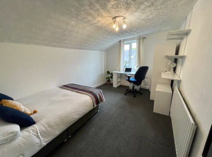 Property photo 1 of 5 Bedroom
