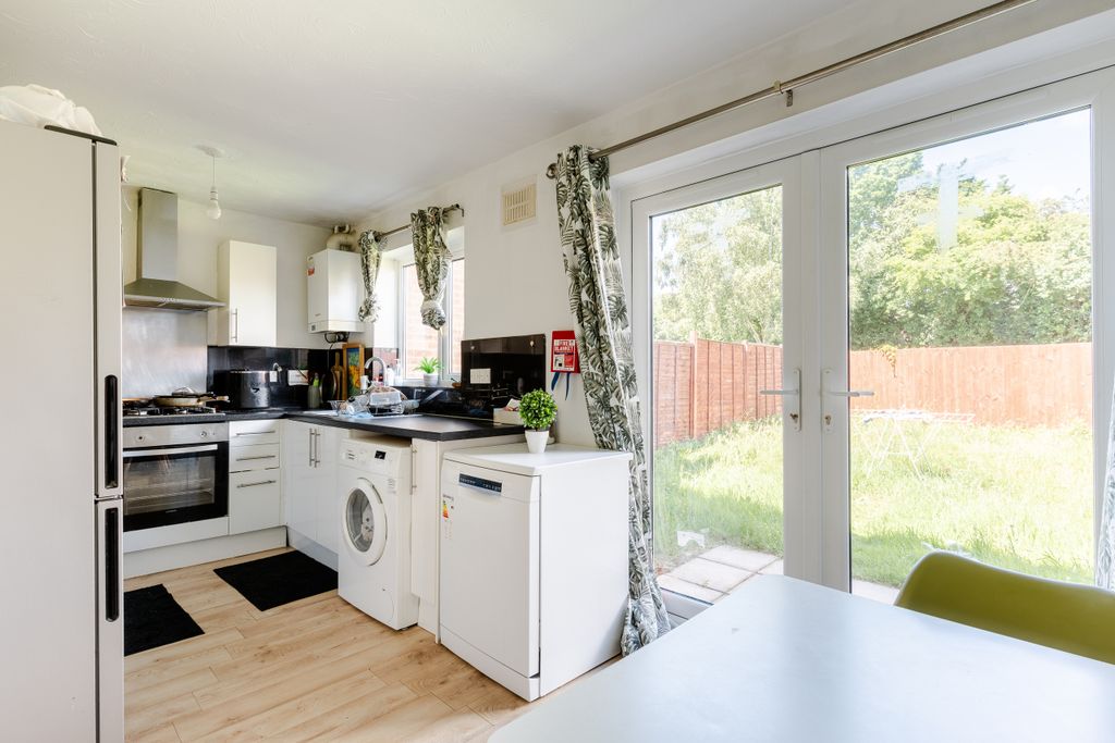 Property photo 2 of 14 A7406585-Hdr-15
