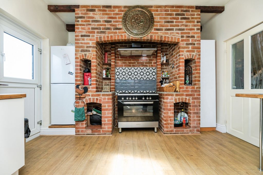 Property photo 3 of 23 2A8A8239