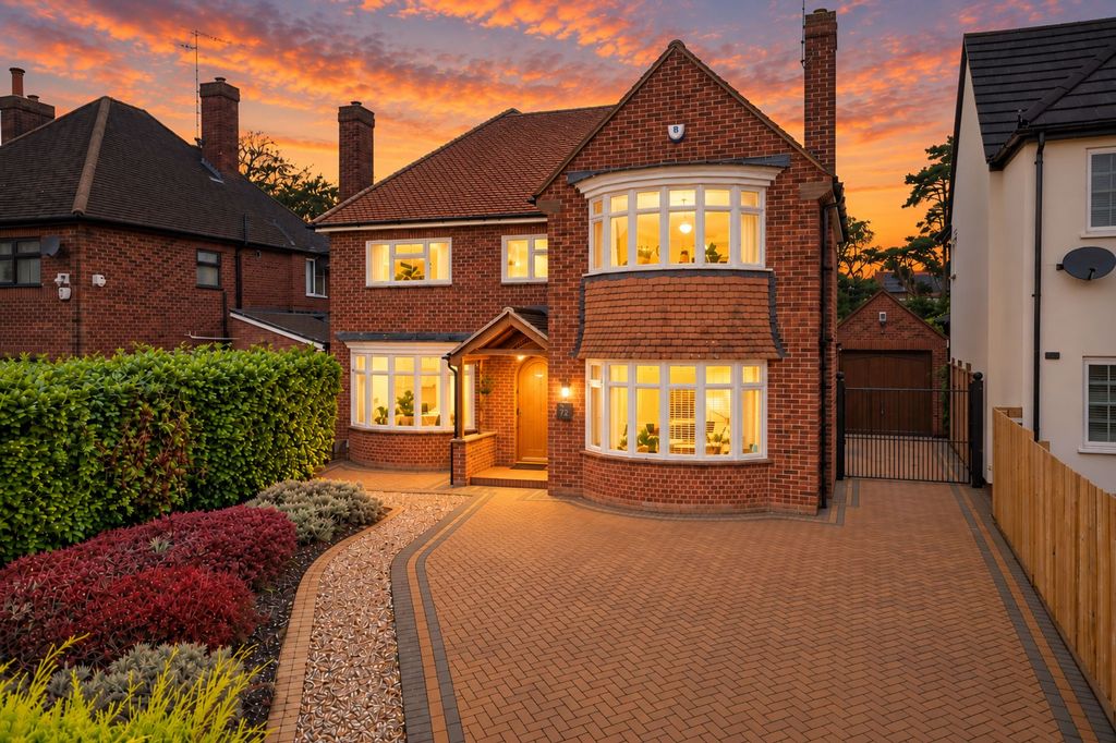 Property photo 1 of 61 Twilight Front
