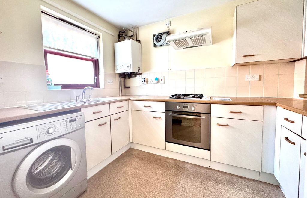 Property photo 2 of 14 Kitchen