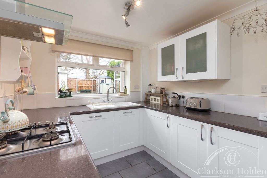 Property photo 2 of 35