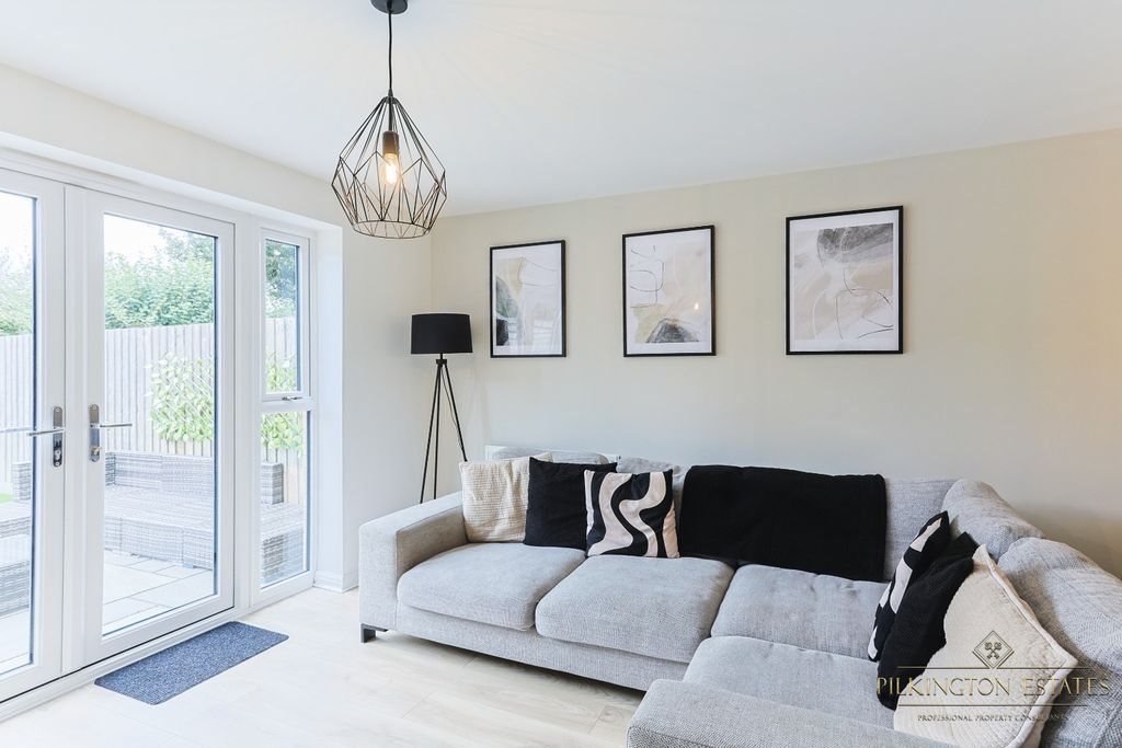 Property photo 3 of 16 4502344