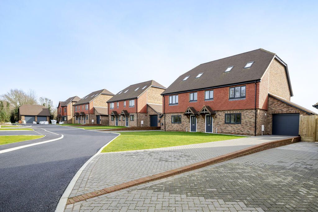 Property photo 1 of 24 Front (Exterior)