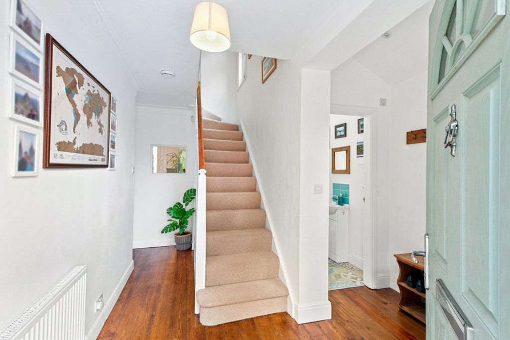 Property photo 2 of 18