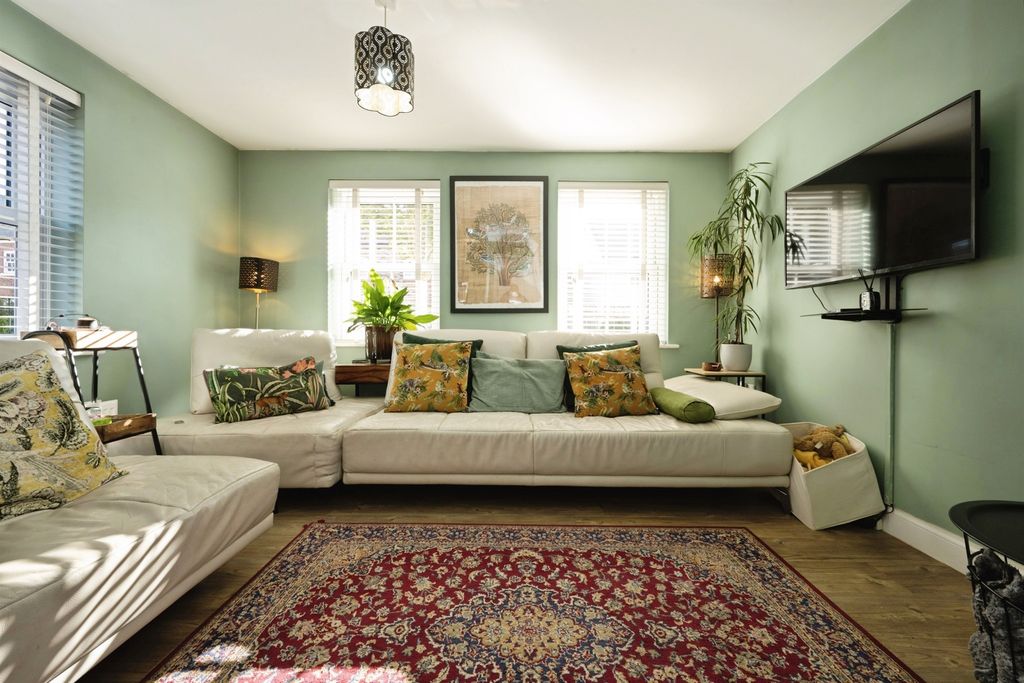 Property photo 2 of 17