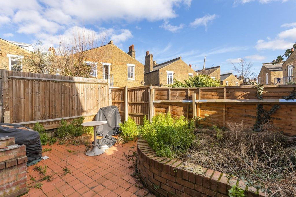 Property photo 3 of 12