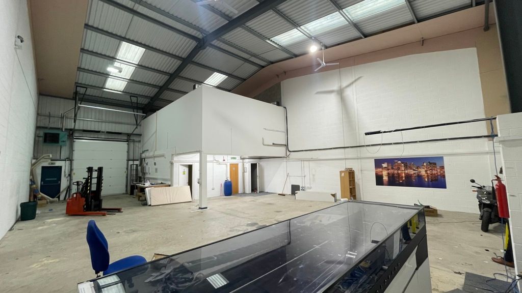 Property photo 3 of 9 Photo 3