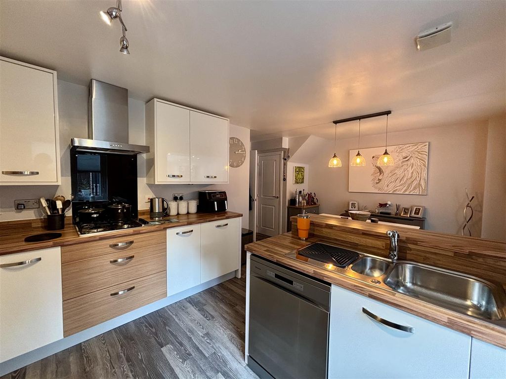 Property photo 3 of 19 Image00015.Jpeg