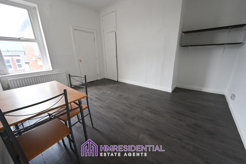 Property photo 2 of 8 Gallery