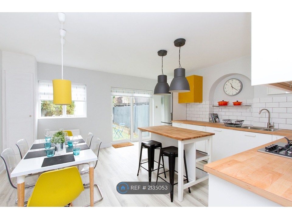 Property photo 1 of 16 Open Plan Kitchen Diner On The Back Garden