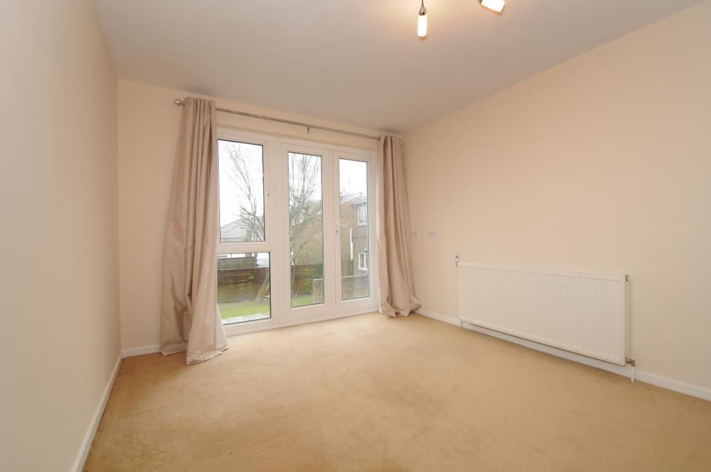 Property photo 3 of 10 Living Room