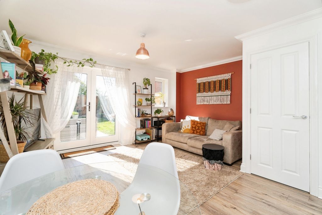 Property photo 2 of 24 Pbox-Img.Jpg