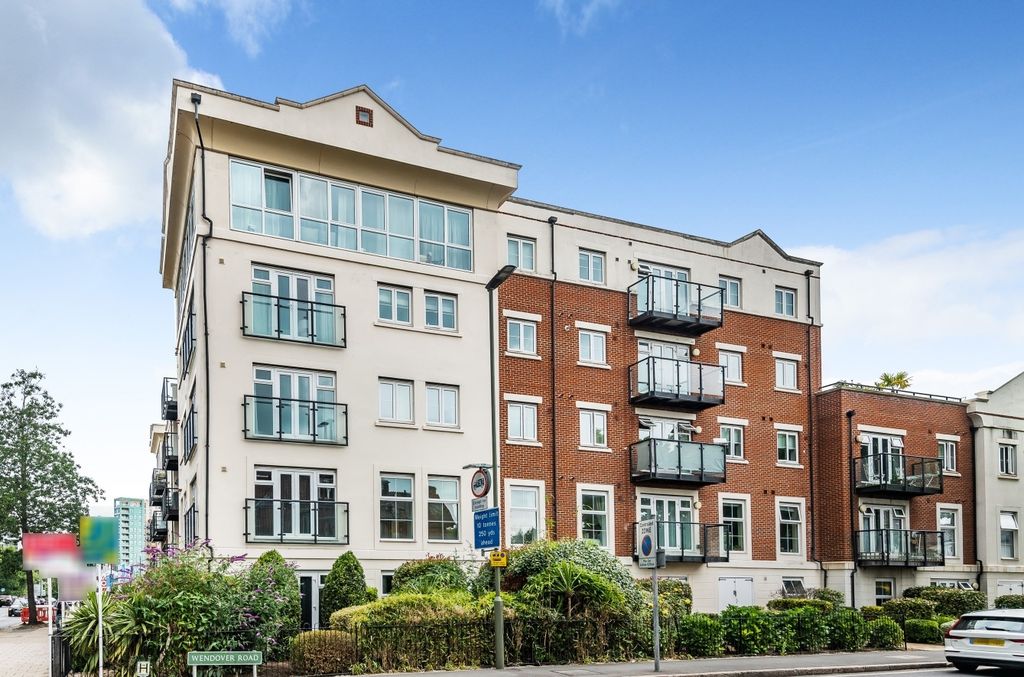 Property photo 1 of 7 External