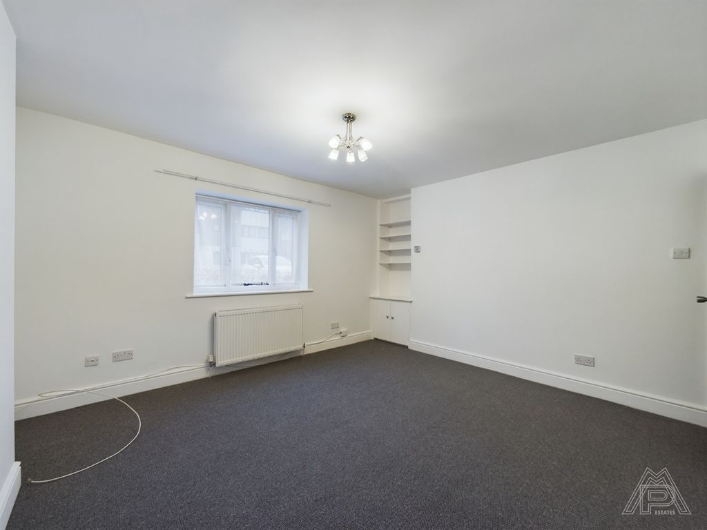 Property photo 3 of 7 3752645