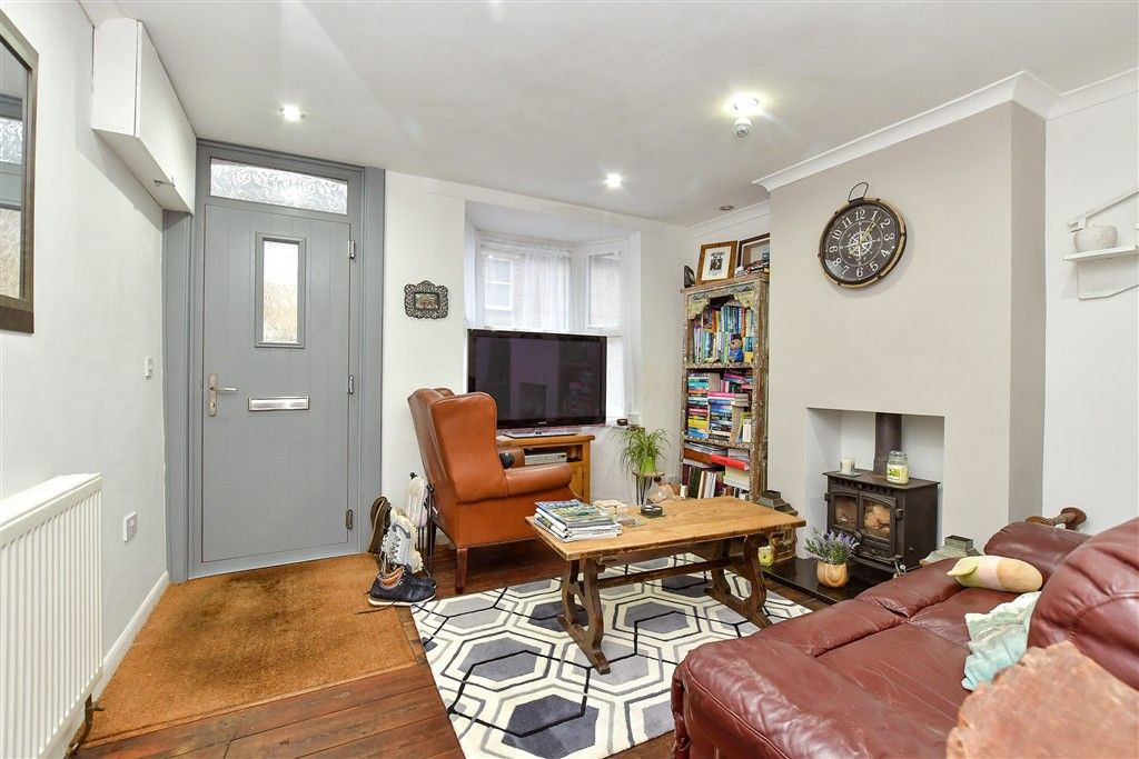 Property photo 3 of 12 Lounge