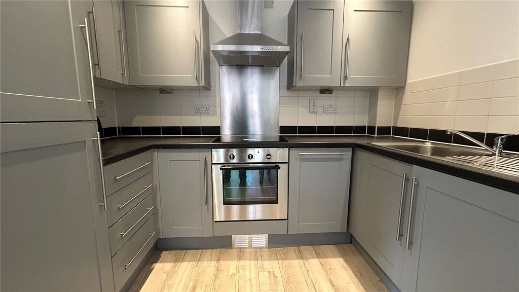 Property photo 3 of 7 Picture No. 35