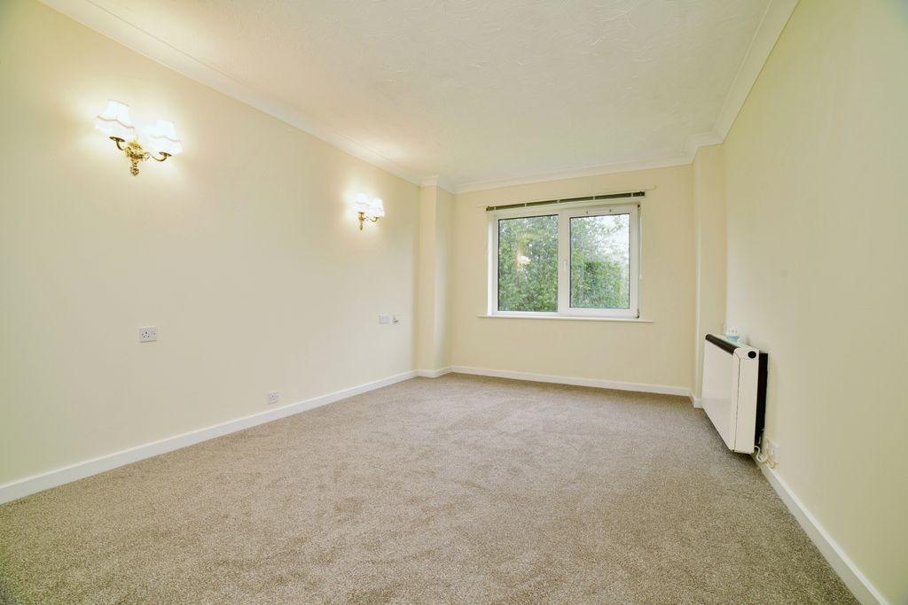 Property photo 2 of 14 Living Room