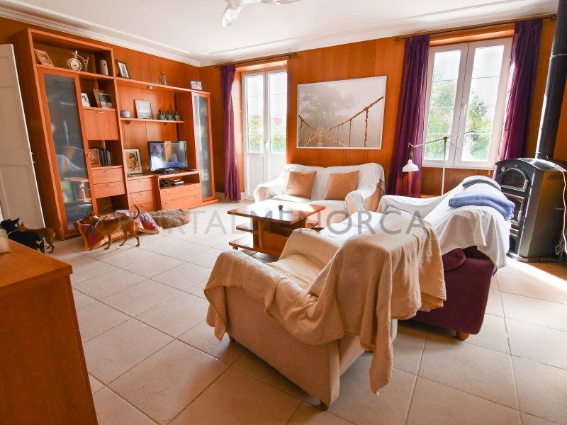 Property photo 2 of 28