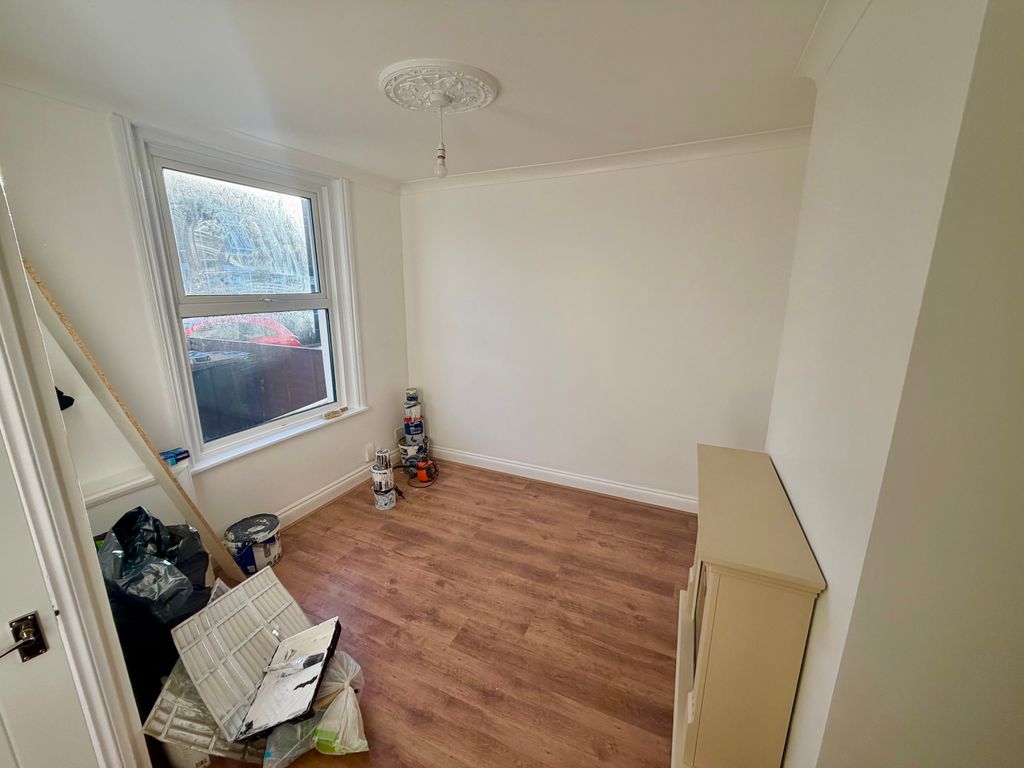 Property photo 3 of 8 Lounge Outer