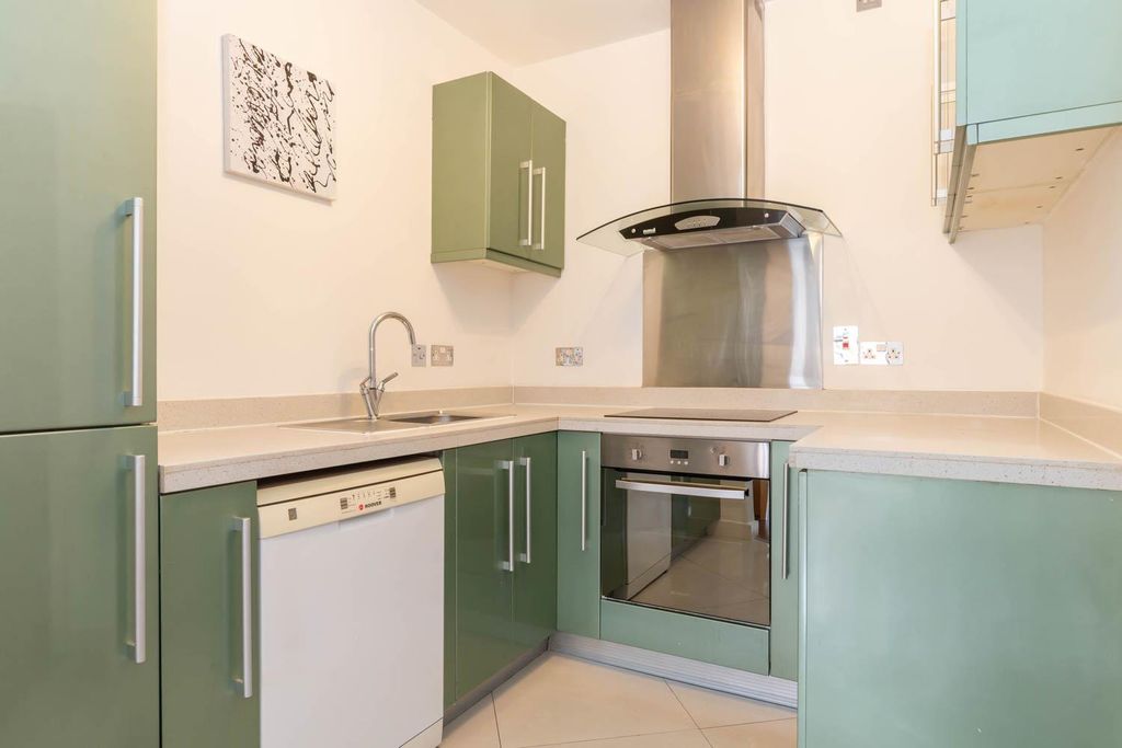 Property photo 2 of 11 Kitchen