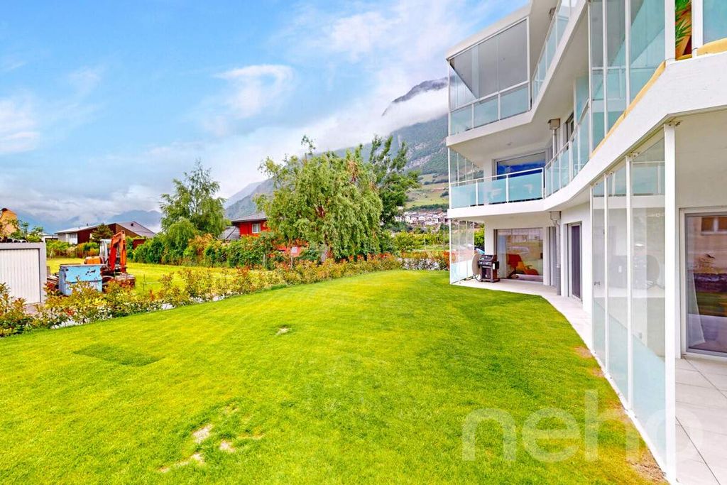 Property photo 1 of 12
