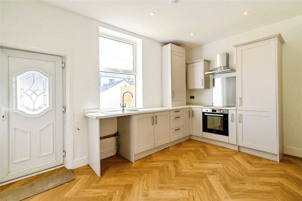 Property photo 2 of 18 Picture No. 04