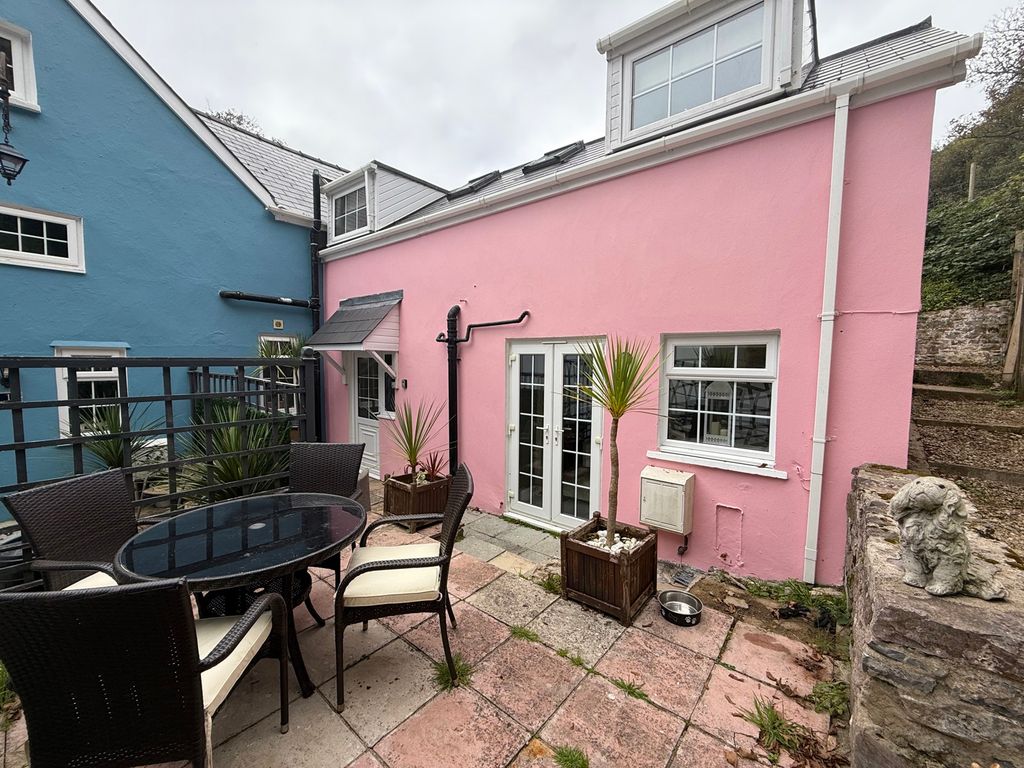 Property photo 2 of 13 Photograph