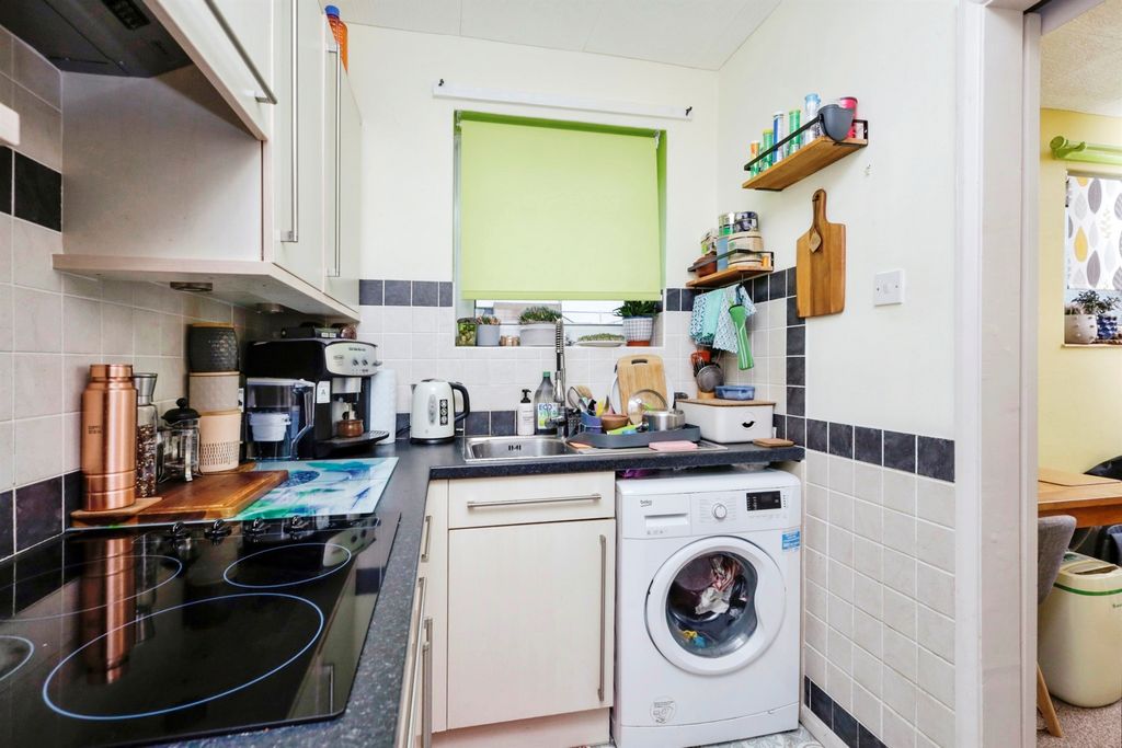 Property photo 2 of 12