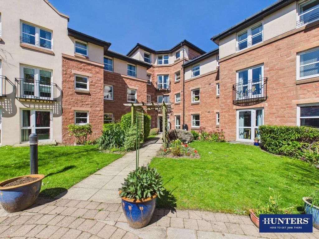 Property photo 1 of 22 Communal Gardens